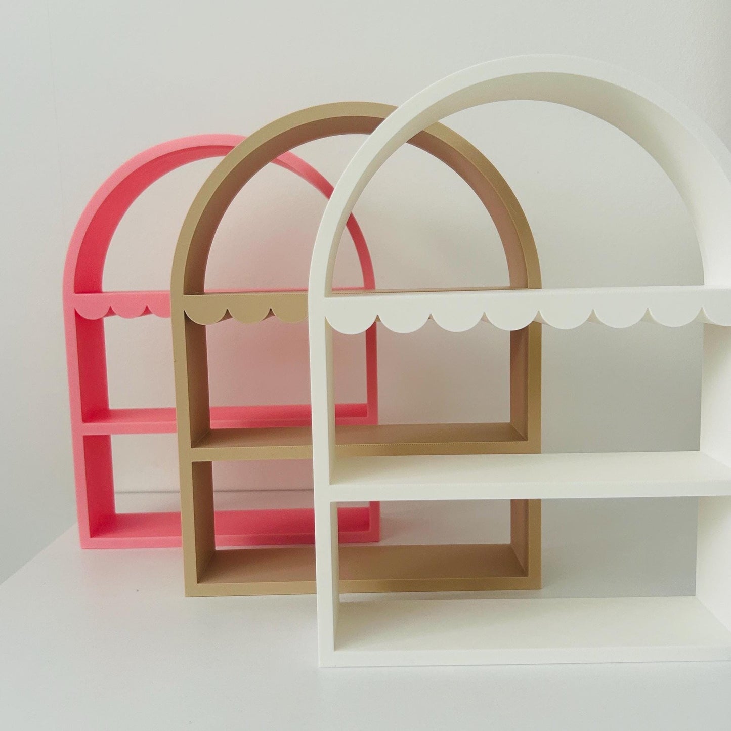 Trinket Minis Scandinavian Scalloped Desk Display Shelf
