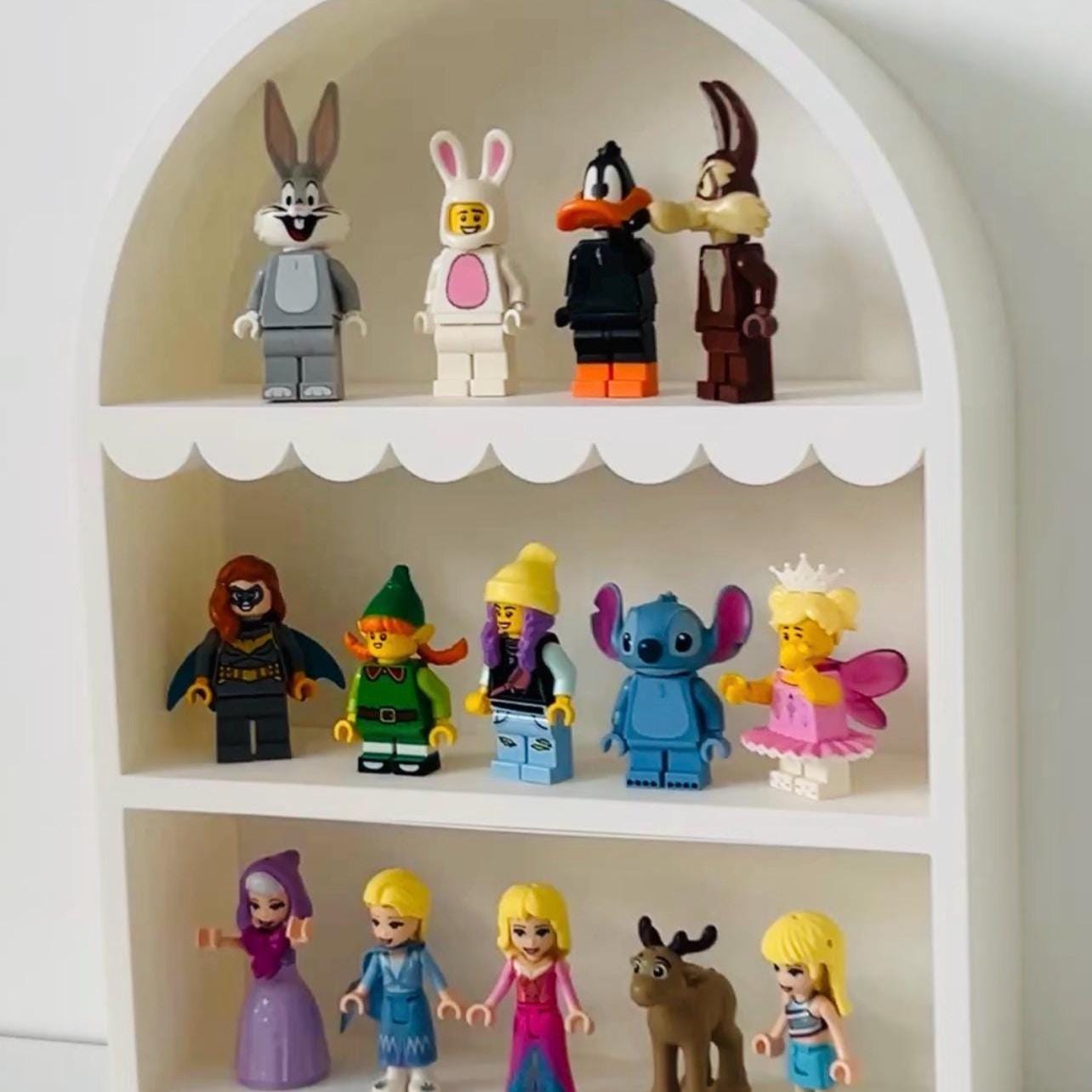 Trinket Minis Scandinavian Scalloped Desk Display Shelf
