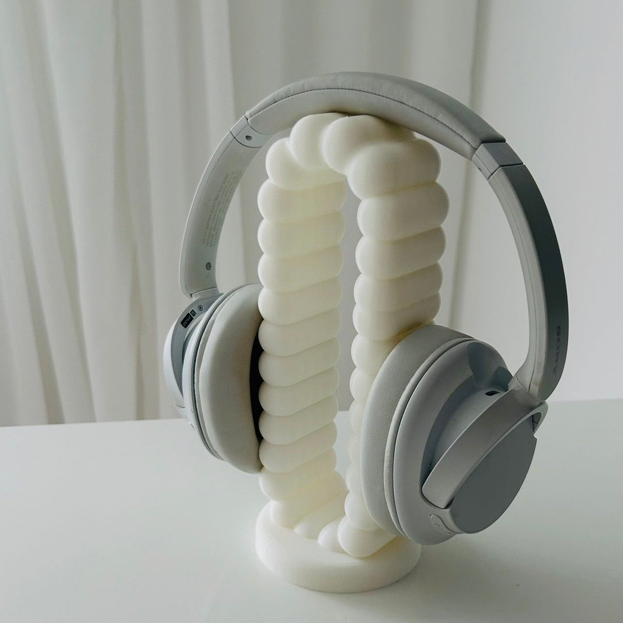 Bubble Headphone Stand / holder