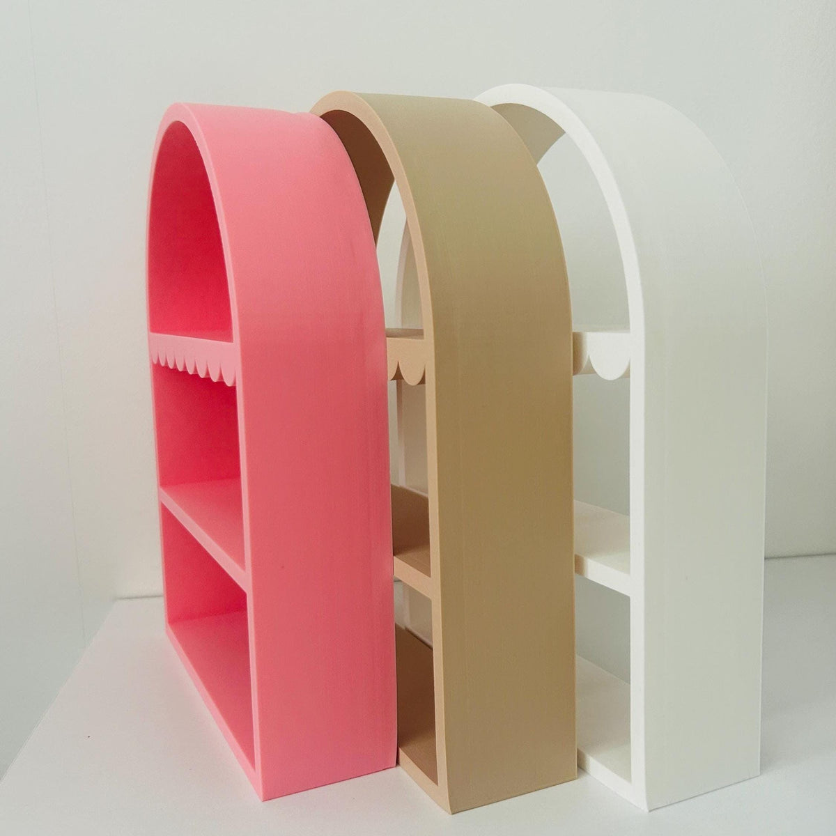 Trinket Minis Scandinavian Scalloped Desk Display Shelf